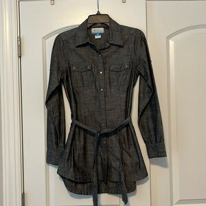 Columbia snap button top with belt